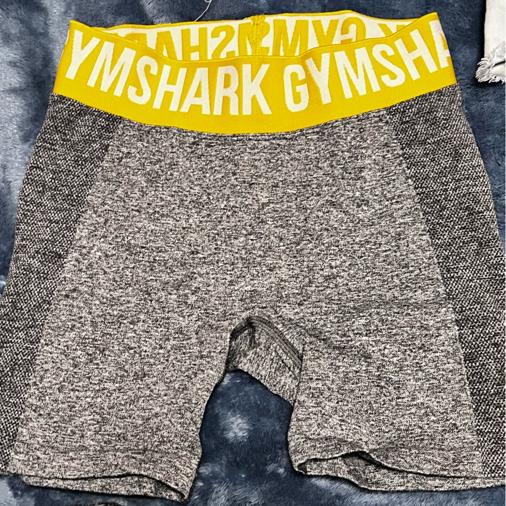GYMSHARK BRAND GYM SHORTS